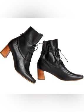 Handmade Stivali Black Natural Leather Lace-Up Ankle Boots with Stacked Heel